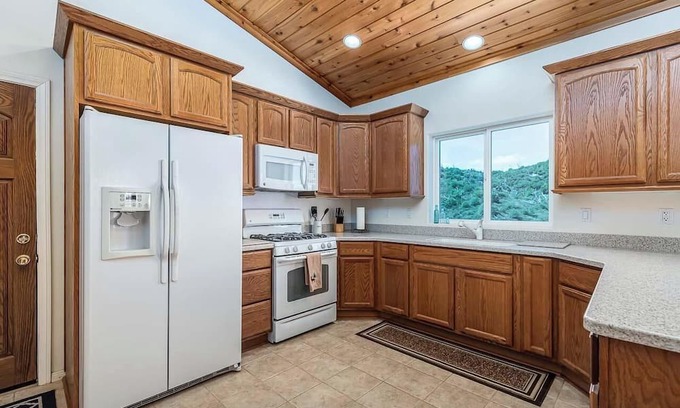 Julian House | A good place to get away from the noise