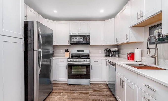 Silver Lake House | Pet-Friendly: Newly Built 2-BR Home with hot tub & patio
