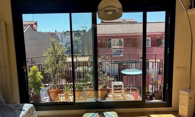 Sants Apartment | Wonderful Terrace Apartment in Sants