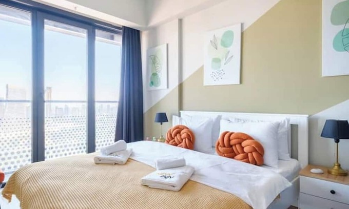 Umraniye Apartment | Rhea - Chic 1BD Apt w/ Balcony Views & Parking