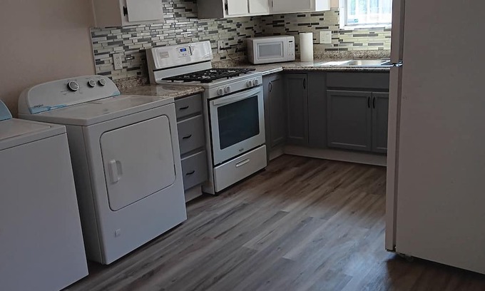 Mojave Apartment | Lovely furnished 2/1 apartment, with washer & dryer, free parking, free Wi-Fi...