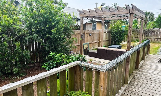 Warrington Cottage | Charming 3 Bed 1 Bath 100 year old Cottage Near Downtown Pensacola and NAS