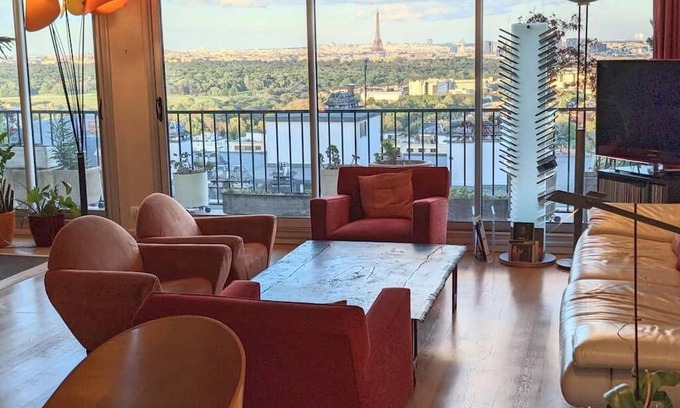 Saint-Cloud Apartment | Vrbo Property