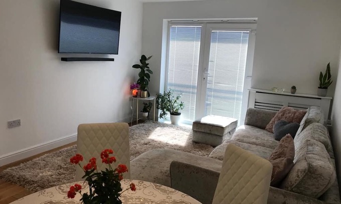 Broxbourne Apartment | 2 bed apartment in Turnford, Broxbourne. Very clean and well looked after.