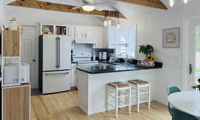 Cotuit House | Cape Cod 2024 -Jacuzzi Hot Tub, Heated Swimming Pool, Game Room & Playground