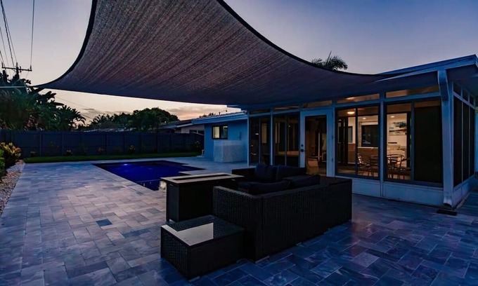 Downtown Fort Lauderdale House | Events Welcome - 3B Home w Pool & BBQ - Carport