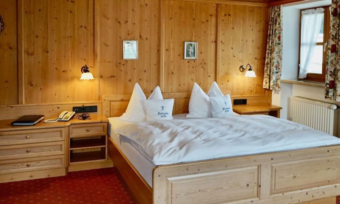 Egern Apartment | Doppelzimmer 23 - Hotel Garni Fischerweber am See