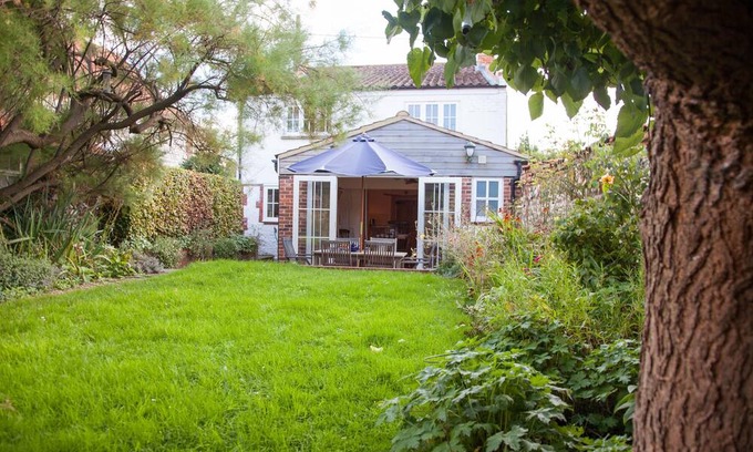 Thornham Cottage | Ivy Cottage (4), Thornham, Norfolk