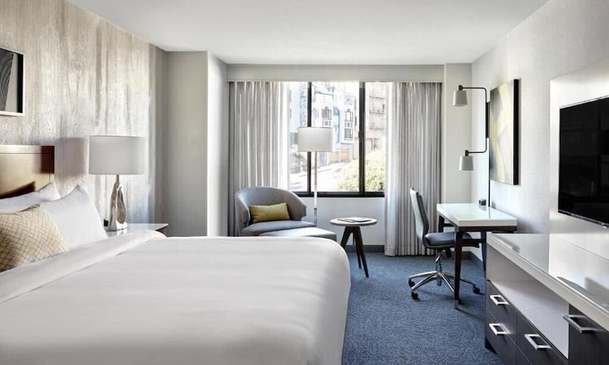 Fisherman's Wharf Apartment | King Room Near Dream Catcher Ventures SAN
