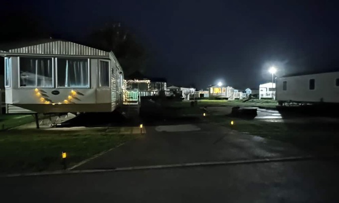 Dogdyke House | hot tub lodge, quiet area of the park. Loads to do on site!