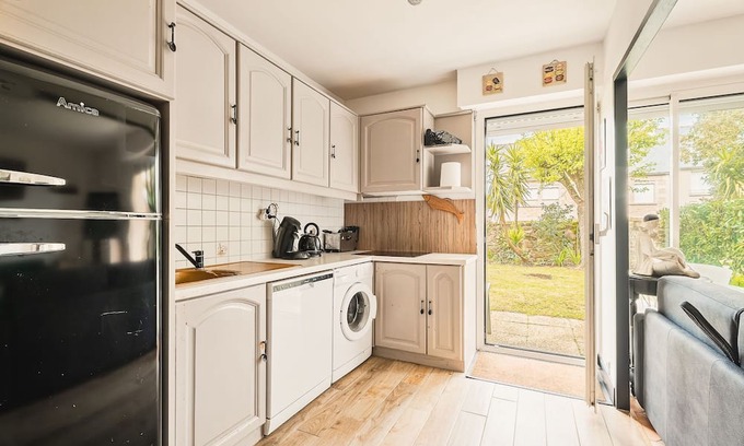 Le Rosais-La Flourie Apartment | The Saint Servan shell house