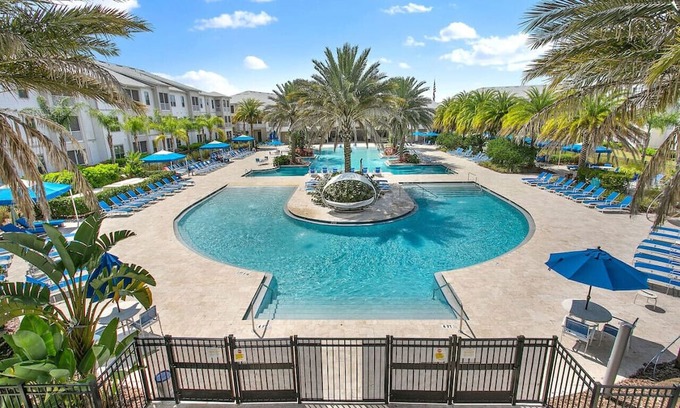 Southside Apartment | Relax in Style: Charming 2 BR in Resort Community