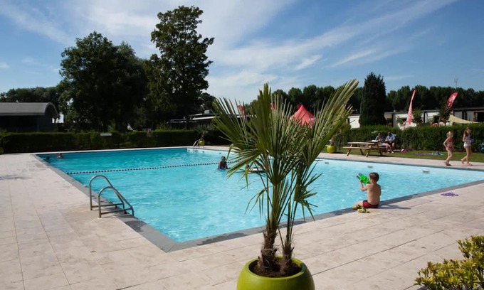 Dordtse Biesbosch House | Tiny Cottage Hottub 2+2 by Interhome