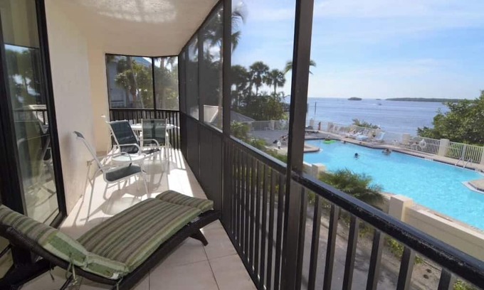 Punta Rassa Condo | BVT #131: Beachfront 3Bed 3Bath Condo at Sanibel Harbour