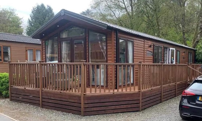 Troutbeck Bridge Cabin | Stunning 3-Bed Lodge in Windermere