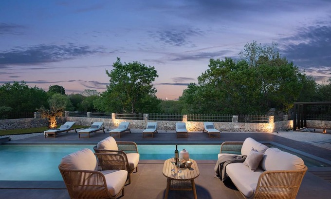 Garica Villa | Villa UNIQUE with pool and sauna