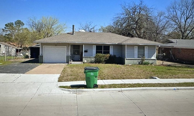 Greenville House | House for Rent for Eclipse Weekend - Available Thursday - Tuesday