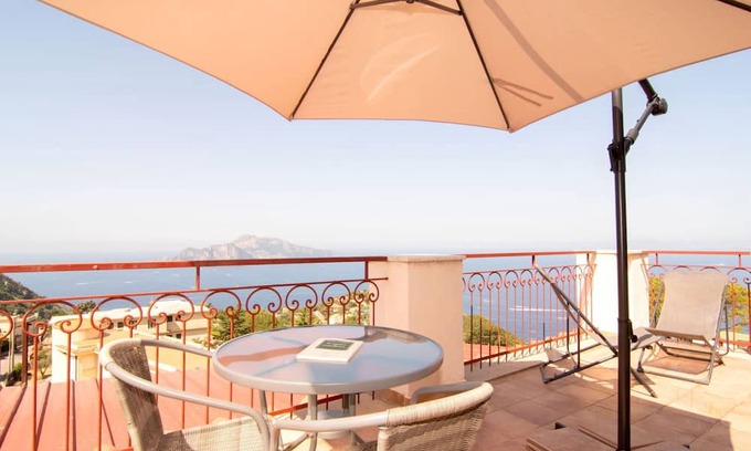 Termini Apartment | Lovely apartment for 5 people with WIFI, A/C, terrace and parking