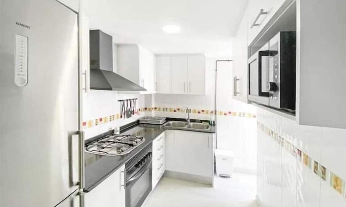 Castello de la Plana Apartment | Elegant 4 beds near train station upto 6 Pax