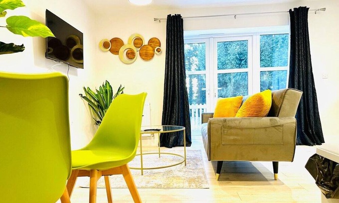Dover Apartment | Stylish Dover apt w Castle View