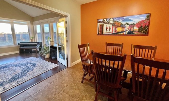 Shepherd House | Travelers home with Gym & Sauna on 2 Acres