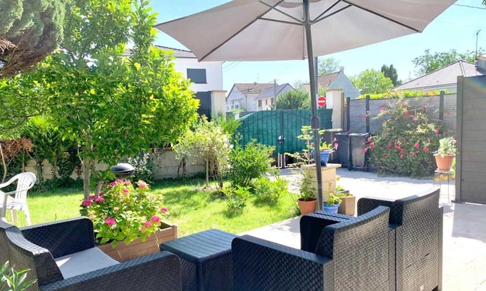 Pontault-Combault Apartment | Homerez - Nice apartement for 6 ppl. with terrace at Pontault-Combault