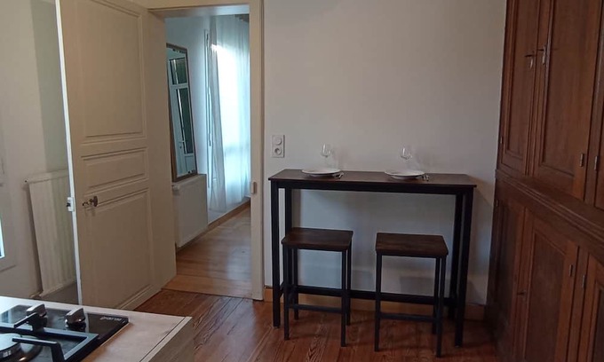 Laluque Apartment | Location Appartement Dans une Grande Maison de Campagne Avec Jardin Boisé