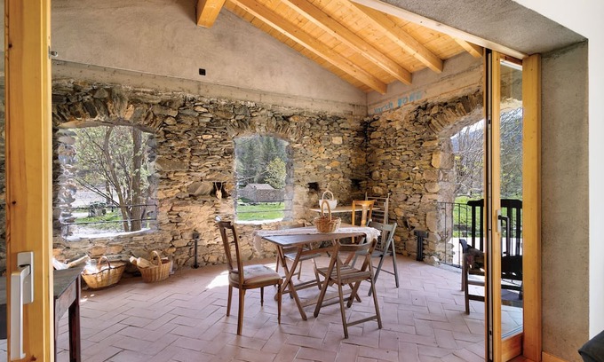 Llanars House | Holiday Home 'El Molí De Can Culí' with Mountain View, Private Terrace and Wi-Fi