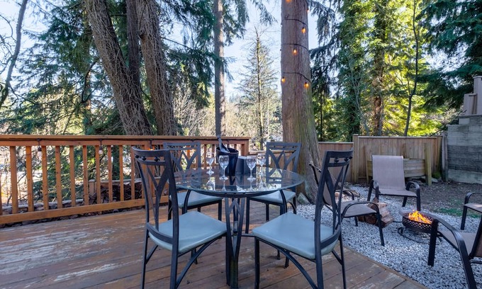 Port Moody Apartment | Port Moody Retreat Guest Suite Surrounded by Nature