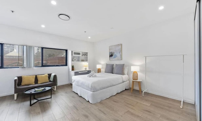 Burwood Apartment | Burwood 1Br studio nearTrain Station/Shopping