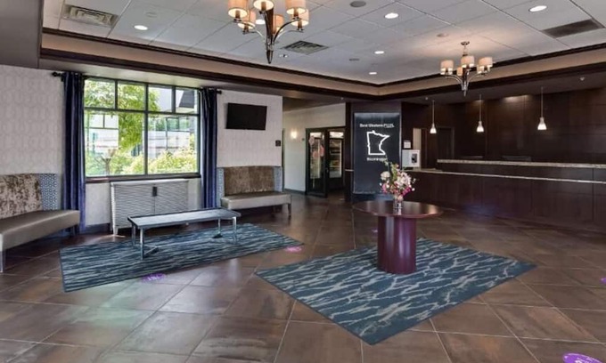 South Loop House | Ideal Family Getaway: Fun Water Park & Comfy Lodging Near Mall