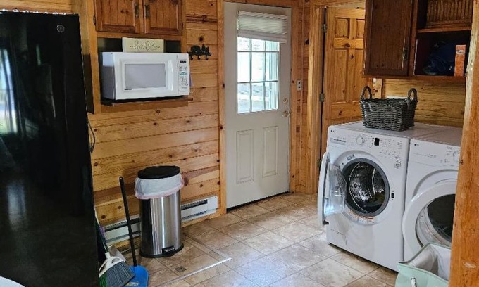 Clearbrook House | 1 bedroom/1 bath cabin house with garage! Large front & back deck w/big backyard