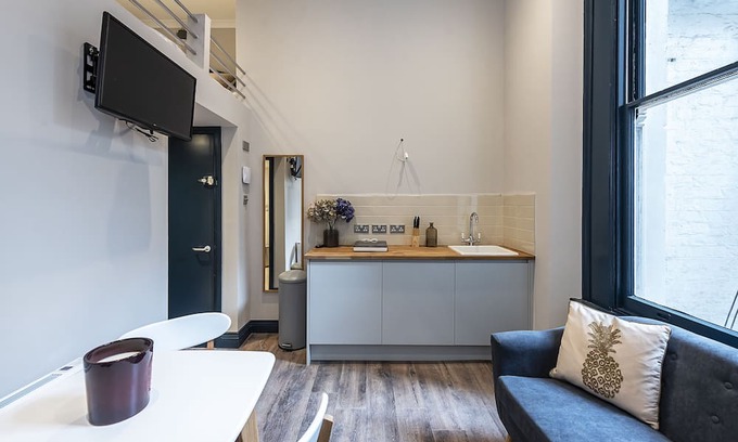 Pembridge Apartment | Notting Hill Studio 5 mins from Portobello Road & 10 mins from Kensington Palace