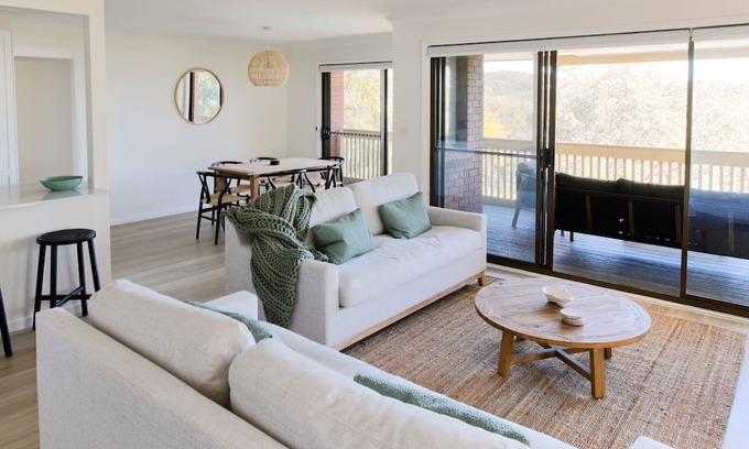 Killcare Heights Apartment | Bayview Oasis- With pool