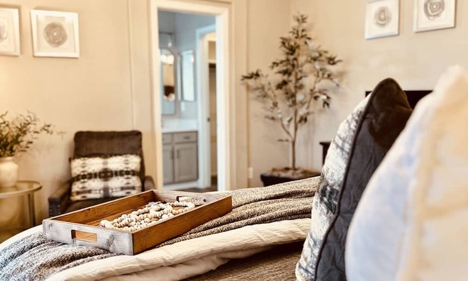 Villa Chaparral House | The Cozy Home - With Pool!