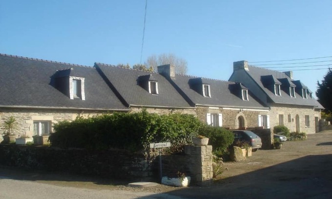 Garlan House | Cottage 'Gite Ty Coz' with Wi-Fi