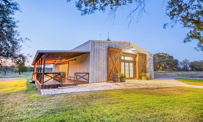 Lampasas Other | Charming farmhouse with 4 bedrooms and breathtaking views on a quiet ranch.