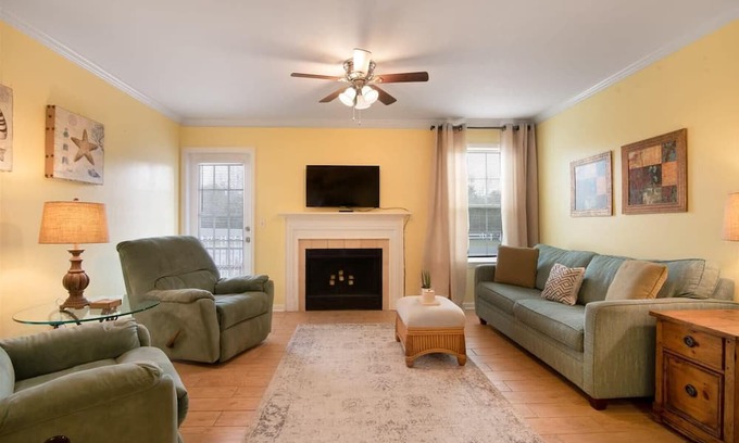 Oak Condo | Colony Club Unit S2 S