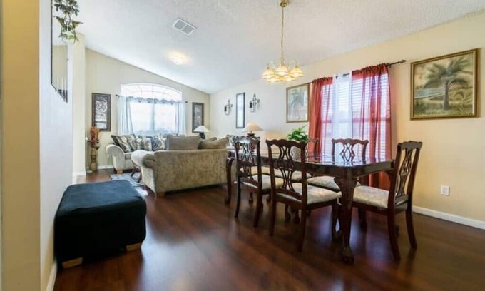 Northside House | New 4 BD Home Hot Tub Mins to JAX Intl. Airport