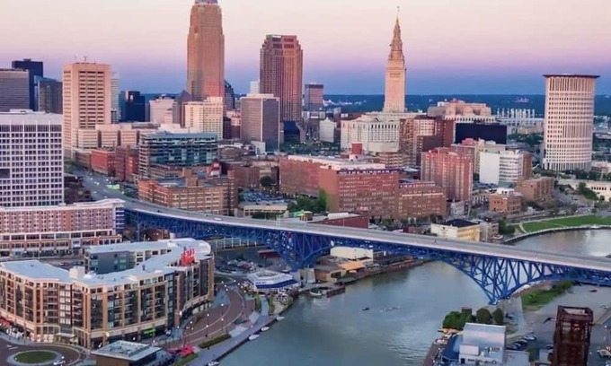 Asiatown Apartment | COZY & Best Lakeview for any experience by Brown's Stadium & RnR Hall Fame!