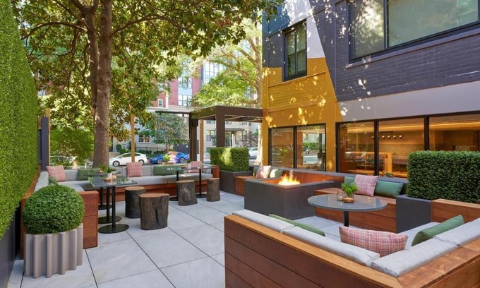 Logan Circle House | 2 Standard Two Queens at Viceroy Washington DC, Bring Your Pets, Onsite Pool!