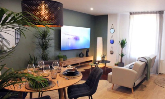 Nemours Apartment | Nemours Centrale, Duplex n°4 (55m2), parfait pour 4 personnes, TER Paris (1h15)