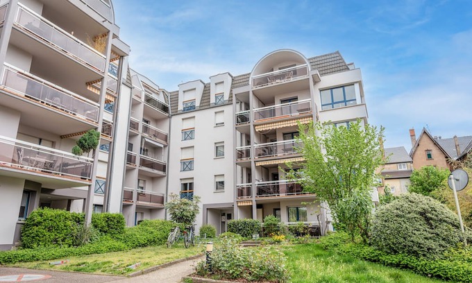 Saint Joseph/Mittelharth Apartment | Apartment 'L'appart Belle Vue' with Mountain View, Private Terrace and Wi-Fi