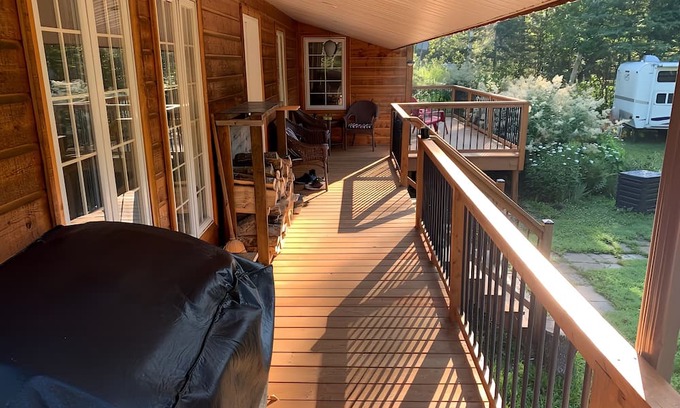 Saint Ferreol les Neiges Cabin | Charming riverside cottage