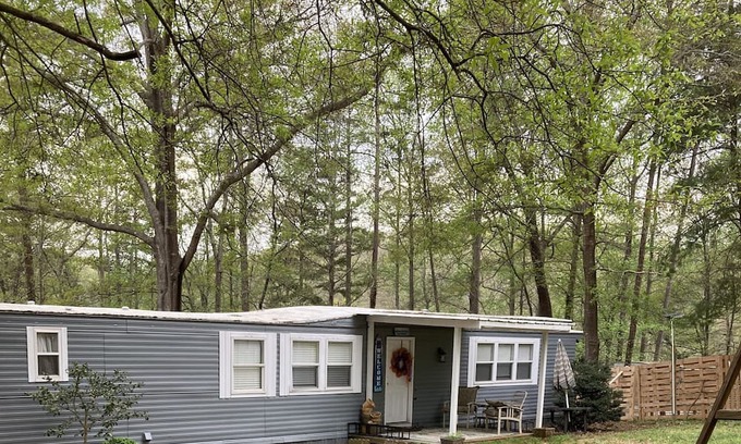 Anderson House | Lake Hartwell - Clemson Get Away