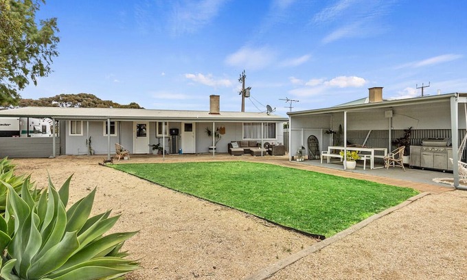 Ardrossan House | Discover Fairway View: Your Perfect Ardrossan Retreat