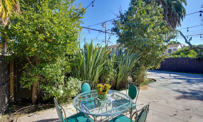 South Wrigley House | Artsy Long Beach Home w/ Patio: 2 Mi to Downtown!