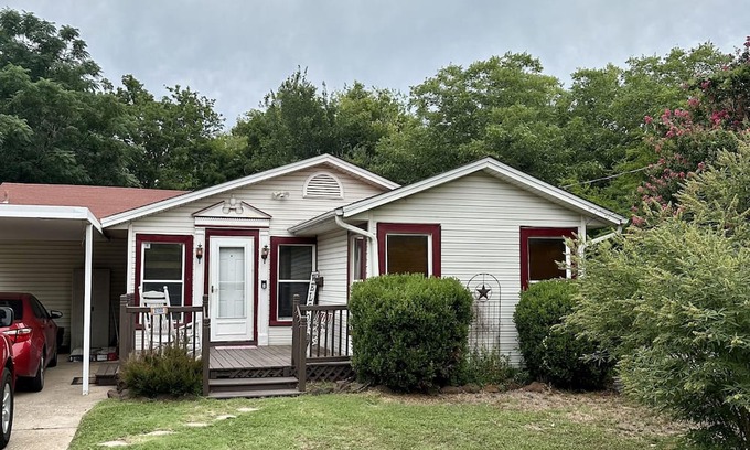 Denton House | Quiet neighborhood, free parking, security cameras, keypad entry.