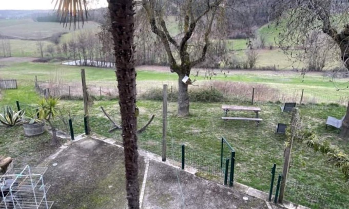 Saint-Amans-de-Pellagal Apartment | Apartment 'Chez Mémé Coucou 3 Chambres' with Private Pool, Private Terrace and Wi-Fi