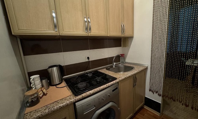 Baku Apartment | 2 minuTes to the Metro. 32m2 empty TiNy and SwEeT aPartmenT